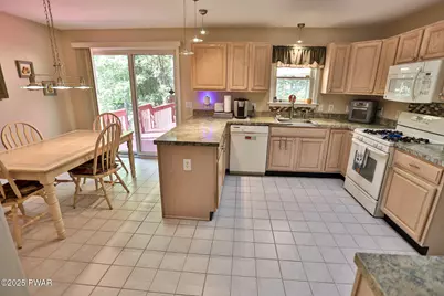 185 Iroquois Trail, Milford, PA 18337 - Photo 17