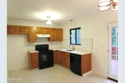 109 Rodeo Lane, Lords Valley, PA 18428 - Photo 9