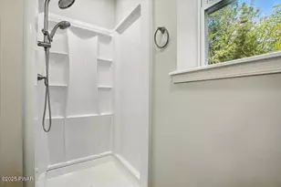 1073 West Side Dr, Newfoundland, PA 18445 - Photo 33