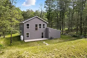 1073 West Side Dr, Newfoundland, PA 18445 - Photo 59