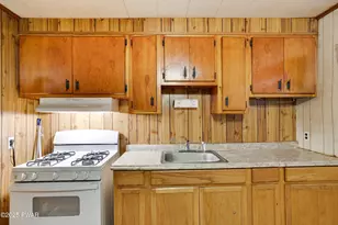 104 Hickory Dr, Greentown, PA 18426 - Photo 9