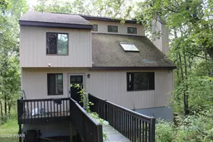 804 Wagoner Pl, Hawley, PA 18428 - Photo 1