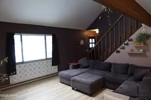 804 Wagoner Pl, Hawley, PA 18428 - Photo 3