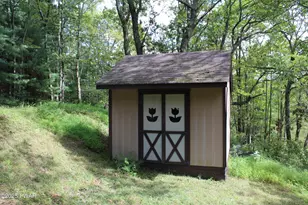 804 Wagoner Pl, Hawley, PA 18428 - Photo 37