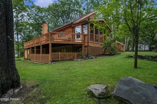 185 Maple Dr, Shohola, PA 18458 - Photo 3