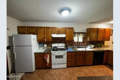 214 Lower Lakeview Drive, Hawley, PA 18428 - Photo 13