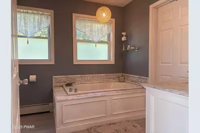 134 Oneida Way, Milford, PA 18337 - Photo 17