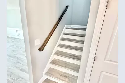 208 Ave I, Matamoras, PA 18336 - Photo 33