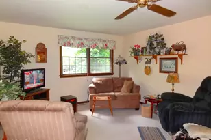 120 Melody Ln, Greentown, PA 18426 - Photo 7