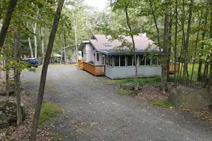 800 Bluestone Ct N, Lords Valley, PA 18428 - Photo 9