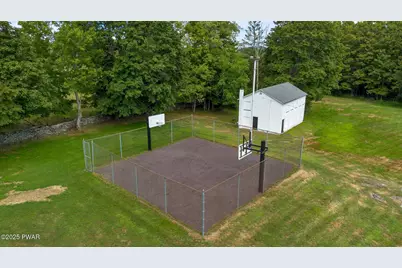 2037 W La Plume Road, La Plume, PA 18440 - Photo 35