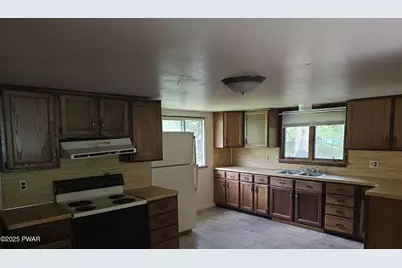 379 Roemerville Road, Greentown, PA 18426 - Photo 7