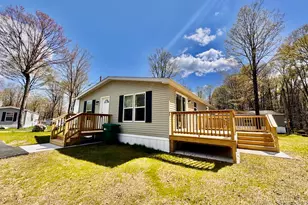 115 Middle Rd, Greentown, PA 18426 - Photo 1