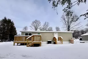 115 Middle Rd, Greentown, PA 18426 - Photo 7