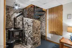 110 Paupack Point Rd, Hawley, PA 18428 - Photo 33