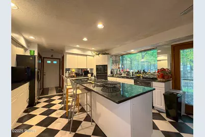 135 Sandlewood Drive, East Stroudsburg, PA 18301 - Photo 11