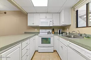 112 Waterview Ln, Greentown, PA 18426 - Photo 11