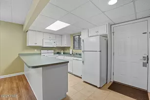 605 Waterview Ln, Greentown, PA 18426 - Photo 11