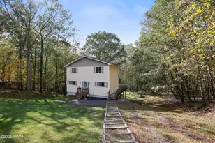 137 Brownstone Dr, Milford, PA 18337 - Photo 3