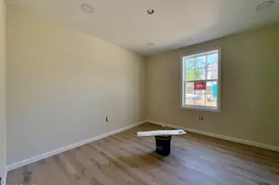 515 Hummingbird Ct, Bushkill, PA 18324 - Photo 13