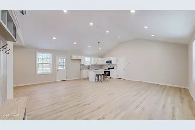 515 Hummingbird Court, Bushkill, PA 18324 - Photo 3