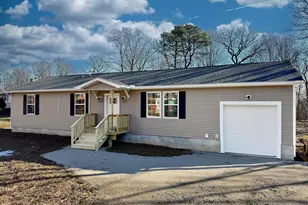 515 Hummingbird Ct, Bushkill, PA 18324 - Photo 1