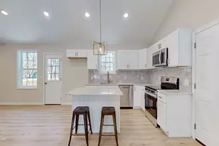 515 Hummingbird Ct, Bushkill, PA 18324 - Photo 11