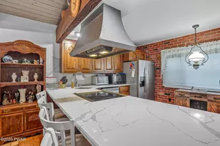 1045 Mountain Top Dr, Lake Ariel, PA 18436 - Photo 23