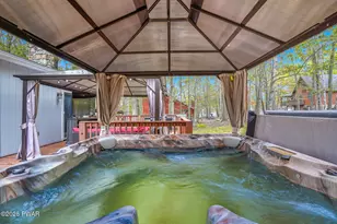 1045 Mountain Top Dr, Lake Ariel, PA 18436 - Photo 11