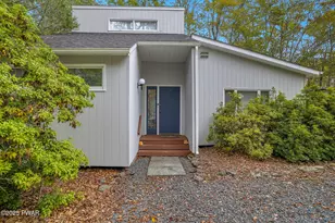 1045 Mountain Top Dr, Lake Ariel, PA 18436 - Photo 3