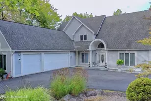 8 Hazlenut Dr, Mountain Top, PA 18707 - Photo 3