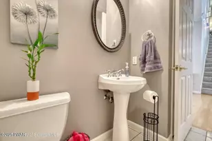 8 Hazlenut Dr, Mountain Top, PA 18707 - Photo 17