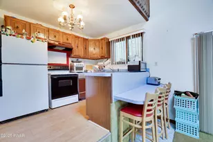 385 Saunders Dr, Bushkill, PA 18324 - Photo 11