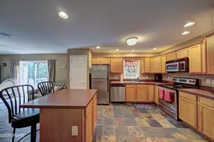 132 Spruce Rd, Tafton, PA 18464 - Photo 7