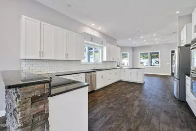 212 W John Street, Milford, PA 18337 - Photo 11