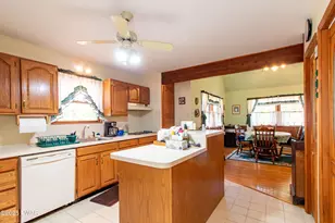 342 Lake Russell Rd, Greentown, PA 18426 - Photo 11