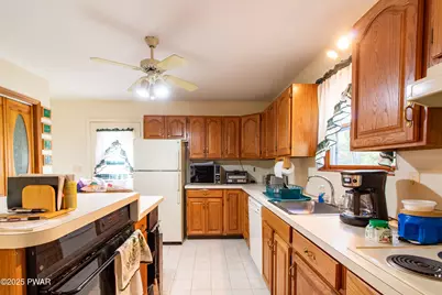 342 Lake Russell Road, Greentown, PA 18426 - Photo 9