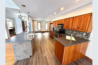 122 Waterfront Drive, Greentown, PA 18426 - Photo 9