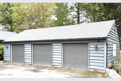 122 Waterfront Drive, Greentown, PA 18426 - Photo 3