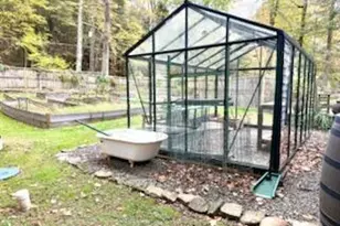 122 Waterfront Dr, Greentown, PA 18426 - Photo 57