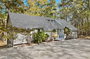 101 Blueridge Ln, Lords Valley, PA 18428 - Photo 3