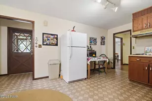 75 E Shore Dr, Hawley, PA 18428 - Photo 19