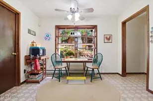 75 E Shore Dr, Hawley, PA 18428 - Photo 17