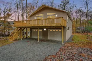 1081 Lakeland Dr, Lake Ariel, PA 18436 - Photo 3