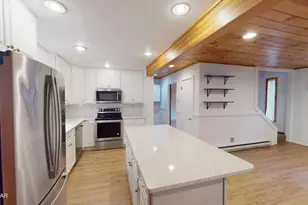 816 Woodland Ct, Lords Valley, PA 18428 - Photo 5