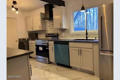 121 Ledgeview Drive, Hawley, PA 18428 - Photo 5