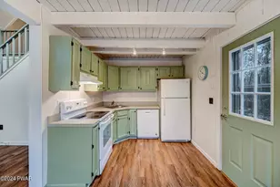 180 Westcolang Rd, Lackawaxen, PA 18435 - Photo 13