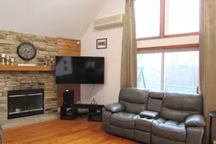 169 N Lake Dr, Dingmans Ferry, PA 18328 - Photo 15