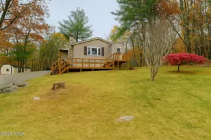 113 Lancet Cir, Dingmans Ferry, PA 18328 - Photo 17