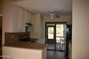 102 Granite Dr, Lords Valley, PA 18428 - Photo 9